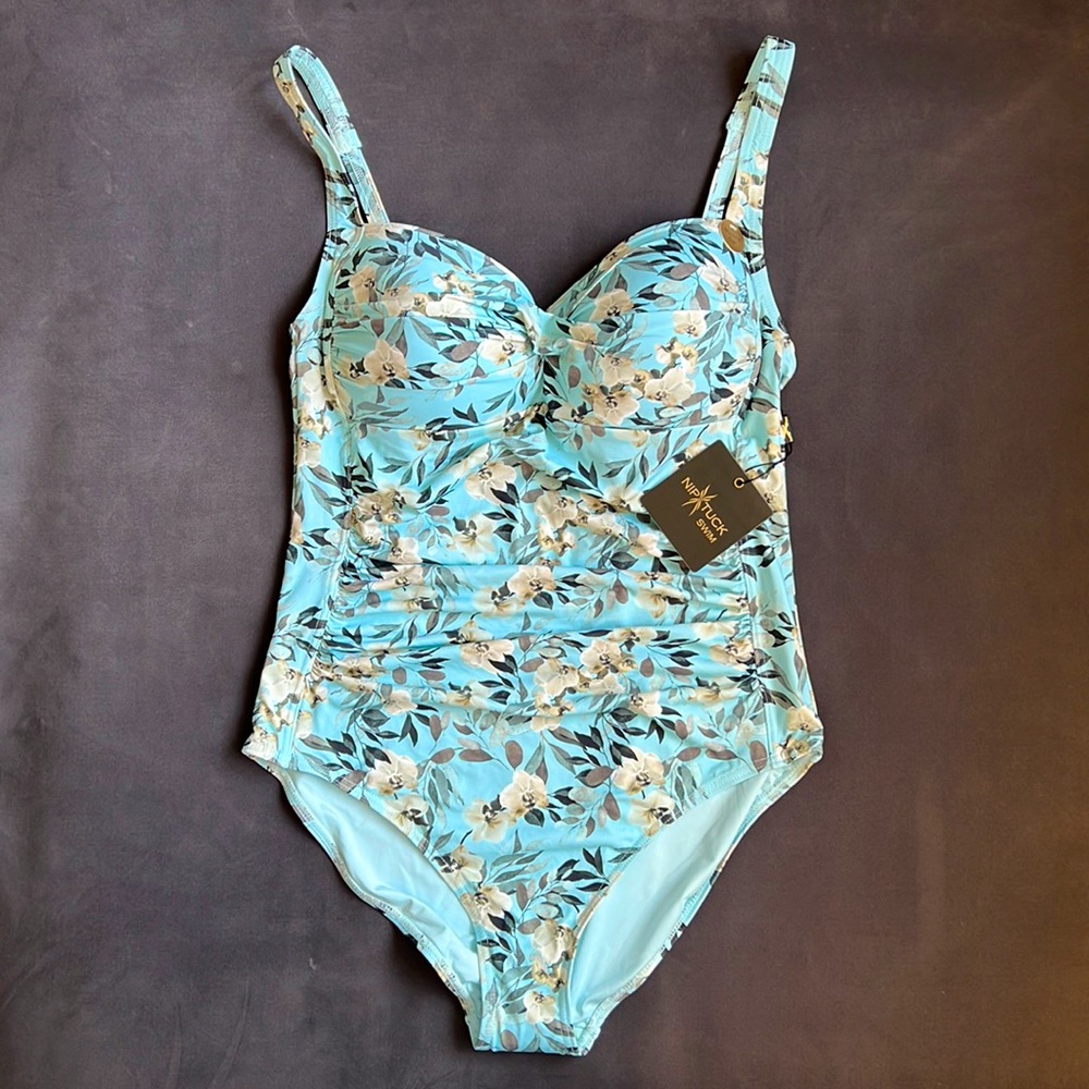 Nip Tuck Swim -one piece swimsuit in Joanne Twist Front Design Size US10 in Aqua